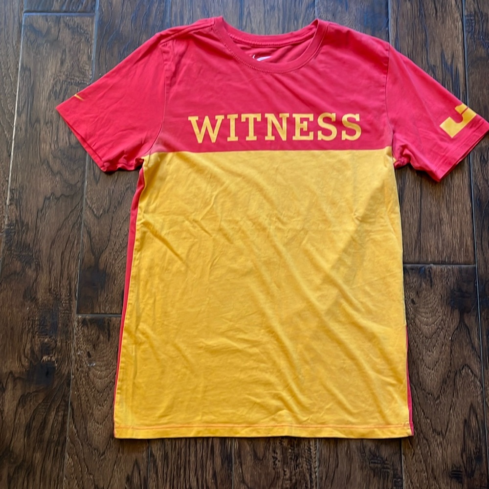 Lebron James Nike Witness shirt, size men’s small